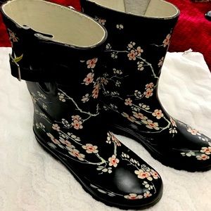Rain boots